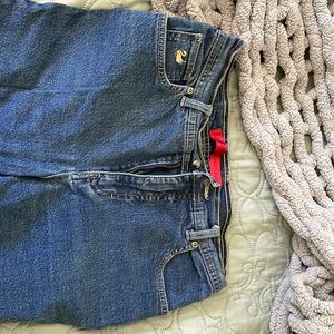 Personally I don’t know this brand! I thrifted them.